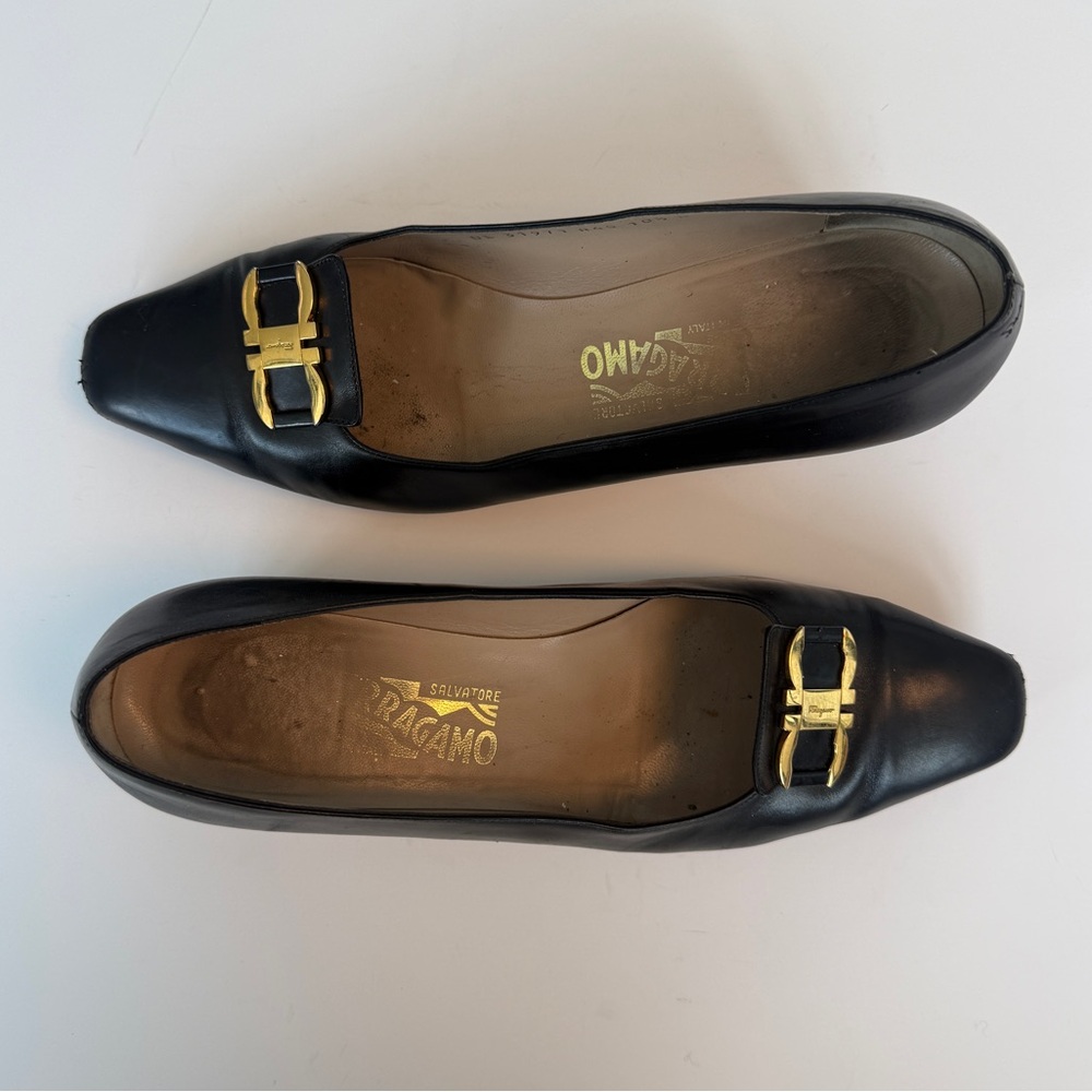 Salvatore Ferragamo Black Leather Pumps with Gold Gancini Hardware